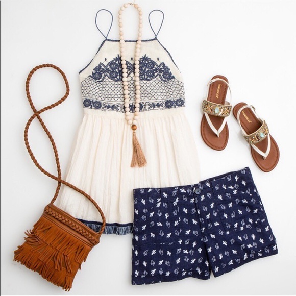 Embroidered TOP !! - Picture 2 of 10